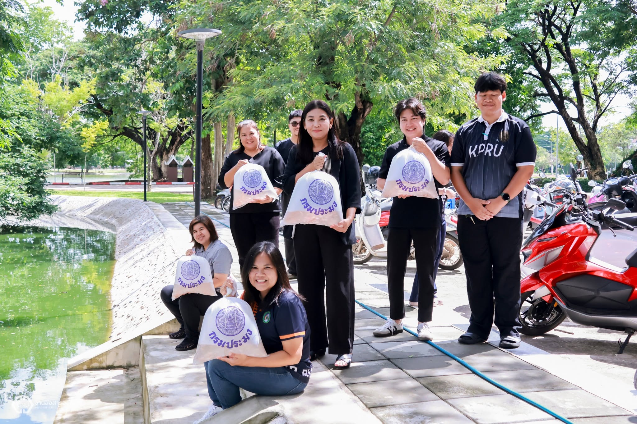 กิจกรรมปล่อยพันธุ์ปลาลงสู่คลองสาธารณะของมหาวิทยาลัยราชภัฏกำแพงเพชร